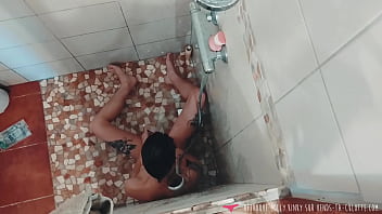 Preview 3 of Horny Grandpasvs Beautiful Teens - Vends-ta-culotte - Voyeur - Fran&ccedil_aise Tatou&eacute_e sous la Douche - Holly.Kinky
