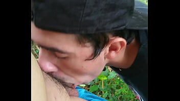 Preview 2 of Hentai Mei Terumi Naruto - Chico de Grindr me la chupa al aire libre