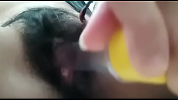Preview 1 of 1 On 1 Babe Wife - Masturba&ccedil_&atilde_o sozinha da irm&atilde_ peluda