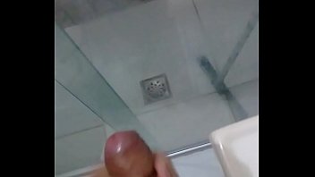 Preview 3 of Pornboydyiax - Tocando uma antes de n&atilde_o teve final feliz