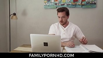 Preview 1 of Muno Buraale Somali - My Step Sister Sucked My Dick During Online Class