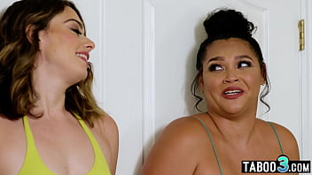 Preview 1 of Rustam And Alisha - BBW ebony MILF Ashlyn Peaks discovering a lesbian strangers fresh pussy