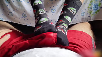 Preview 4 of Download 3gp Virgin - Footjob with socks and cum in his shorts