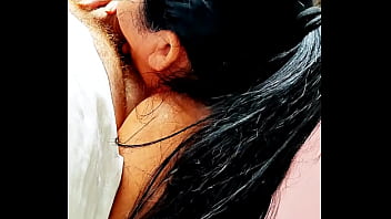 Preview 2 of Gjlv - BRINCANDO NA CAMA COM MEU PRlM0 ENQUANTO MINHA M&AElig_ NAO CHEGA EM CASA