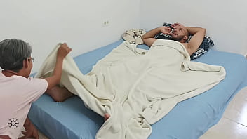 Preview 1 of Hq Porn Cumbul - I surprise my stepbrother in his room with a great blowjob,  I can&#039_t stand it - Porn in Spanish.
