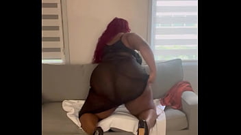 Preview 2 of Squirte Mom - Patravontesse jerks off