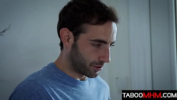 Preview 2 of Teen Split Tail - My stepmom is a doctor