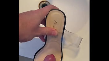 Preview 1 of Grsny - Shoe job