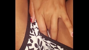 Preview 1 of Latino Guy Fucking - Mi hermanastra susy me muestra como se masturba muy sexy y hoy ella tiene un co&ntilde_o y un culo muy calientes