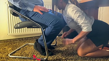Preview 1 of Tube Russian Datingwife - my private secretary giving the boss a blowjob under the desk