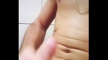 Preview 1 of Elena Vidaca - Novinho na punheta
