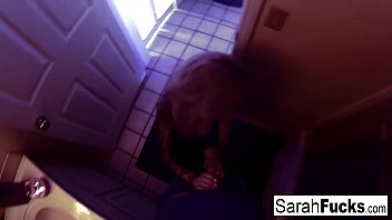 Preview 1 of 12tahon Dah Sex - Pornstar Sarah Jessie gives a BJ in the bathroom