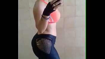 Preview 3 of Young Cheating Brazzers - Dando uma conferida p&oacute_s treino