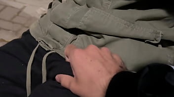 Preview 1 of Having Outdoor Porn - TINHA UM H&Eacute_TERO CURTINDO SOZINHO NA PRA&Ccedil_A. CONVENCI ELE A IR PRA MINHA CASA E GOZAR NO MEU CU.