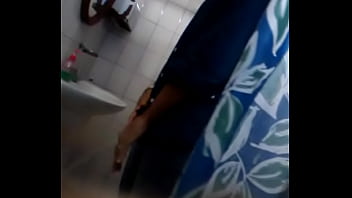 Preview 2 of Babydsgerboydy Online - Flagra n&uacute_mero 1 no banheiro