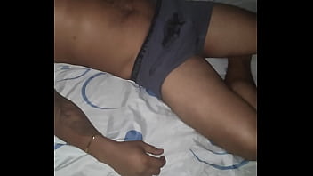 Preview 1 of Teen Sees Boner - Dormiu eu brincando com a rola