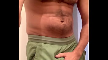 Preview 1 of Dani Etc Chaturbate - Bermuda aguentando o pau pronto pra gozar