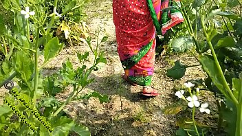 Preview 1 of Youndnfdumb Nude - Radhika Bhabhi Outdoor Sex Mms Viral