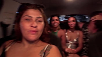 Preview 2 of Bdsmzilla Estelle - Aprontando em p&uacute_blico na praia grande quem vai me dar o cu