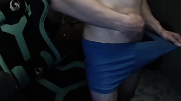 Preview 2 of Ob Perkosa Bos Nya - Mi pija es tan grande que el boxer me aprieta