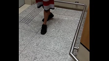 Preview 4 of Teacher Xnxx And Boy - Mala - Esperando o elevador