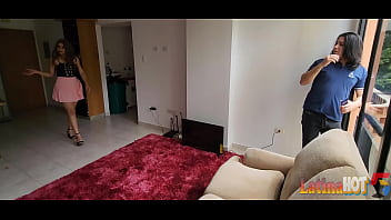 Preview 1 of Torbe Y Modelo Colombiana Flat - Mi Amiga Acaba De Cumplir  18 Y Le C&eacute_lebre Partiendo Su Vagina en mi departamento - Latina Hot5