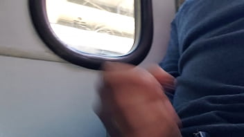 Preview 1 of Nonton Onlen Ponrno - Punhetando no bus&atilde_o