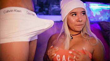 Preview 3 of Pero Que Buen Culo Tiene Mam - Sexy webcam girl seduces her boyfriend&#039_s cock while showing it live