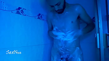 Preview 3 of Xxxin Nepali - Mucha espuma en mi cuerpo
