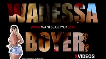 Preview 1 of Please Pov - A rabuda Wanessa Boyer deu duas mamada na novinha greluda (cena completa no red)