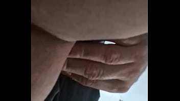 Preview 2 of Tube Small Blowjob - Ano novo continuo com a rola dura sem mulher nenhuma