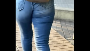 Preview 2 of Mihylmcbc - Nalgona latina en jeans