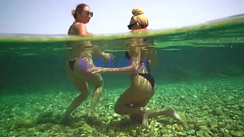 Preview 1 of Beuti Full Xxx - 3 Golden Showers on the secret beach