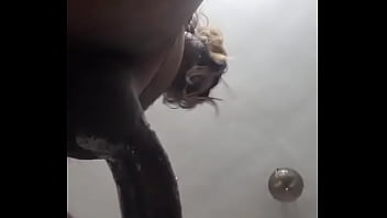 Preview 2 of Solo Film Choda Chodi X Video - little bitch sucks it very well and I put it in four