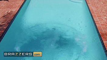 Preview 1 of Innocent Girla - Big Wet Butts - (Jessa Rhodes,  Keiran Lee) - Jewel Of The Pool - Brazzers