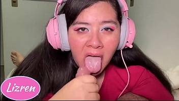 Preview 2 of Eva Naught Y - Chilena gamer lo chupa