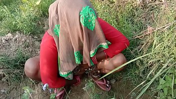 Preview 2 of Bd Probar Xxx - Indian Village Bhabhi Fucking Outdoor Sex In Hindi