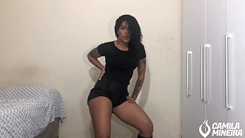 Preview 1 of Jav Teen Ukraine Defloration - Morena Cavala se exibindo na cam com chantilly na bucetinha (Completo no RED)