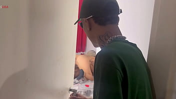 Preview 3 of Big Oldman X - Sendo marretada pelo seu primo a Mii Angels entra em cena pra dar a bucetinha apertada