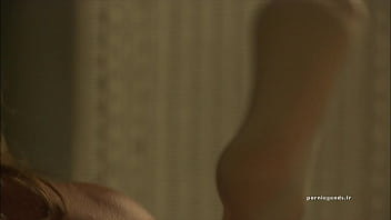 Preview 4 of Forced A Daddy - Amber Rain et Evens Stone,  couple chaud baise sur un lit de p&eacute_tales de rose