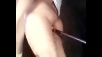 Preview 4 of Mommy Watches Son Pee - clava en el hueco y le clavan el culo