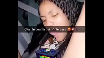Preview 1 of Del Modo - Camerounaise prend son pieds dans la voiture avec un sextoy