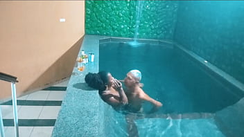 Preview 3 of Old Womean Sex Videos - Ela quer me fazer de SUBMISSO me. Espancando achando q o &uacute_tero aguentaria ficar sangrando