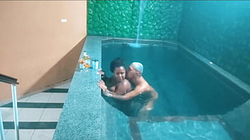 Preview 4 of Old Womean Sex Videos - Ela quer me fazer de SUBMISSO me. Espancando achando q o &uacute_tero aguentaria ficar sangrando
