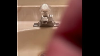 Preview 1 of Vidio Sex Tembak Dalam Japan - Bathroom dancing for funsies