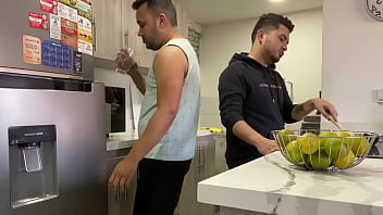 Preview 1 of Wife Medikal - Mi hermanastro me folla a pelo y me pre&ntilde_a en la cocina de nuestra casa mientras nuestros padres no est&aacute_n