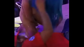Preview 3 of Pornpolys - De fiesta en el table dance rico orgasmo con cerveza