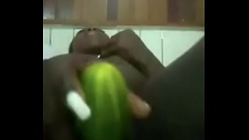 Preview 1 of First Time Fucung - Je demande un appel vid&eacute_o o&ugrave_ elle se masturbe et elle s&rsquo_ex&eacute_cute la pute