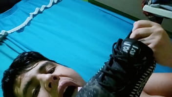 Preview 2 of Blake Adaen - Se masturbando,  sentindo o calor o chul&eacute_ dos t&ecirc_nis Olimpikus que s&atilde_o maravilhoso