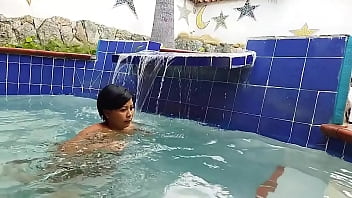 Preview 1 of Milano Mars - me and your mom in the pool &iexcl_